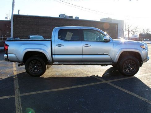 Used 2023 Toyota Tacoma SR5 image 5