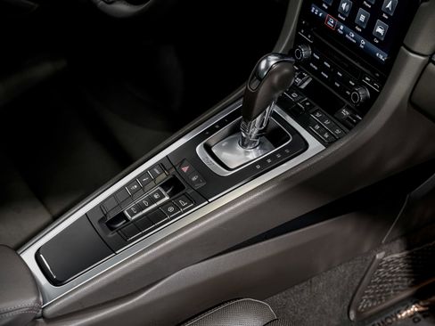 Used 2019 Porsche 911 Carrera S image 31