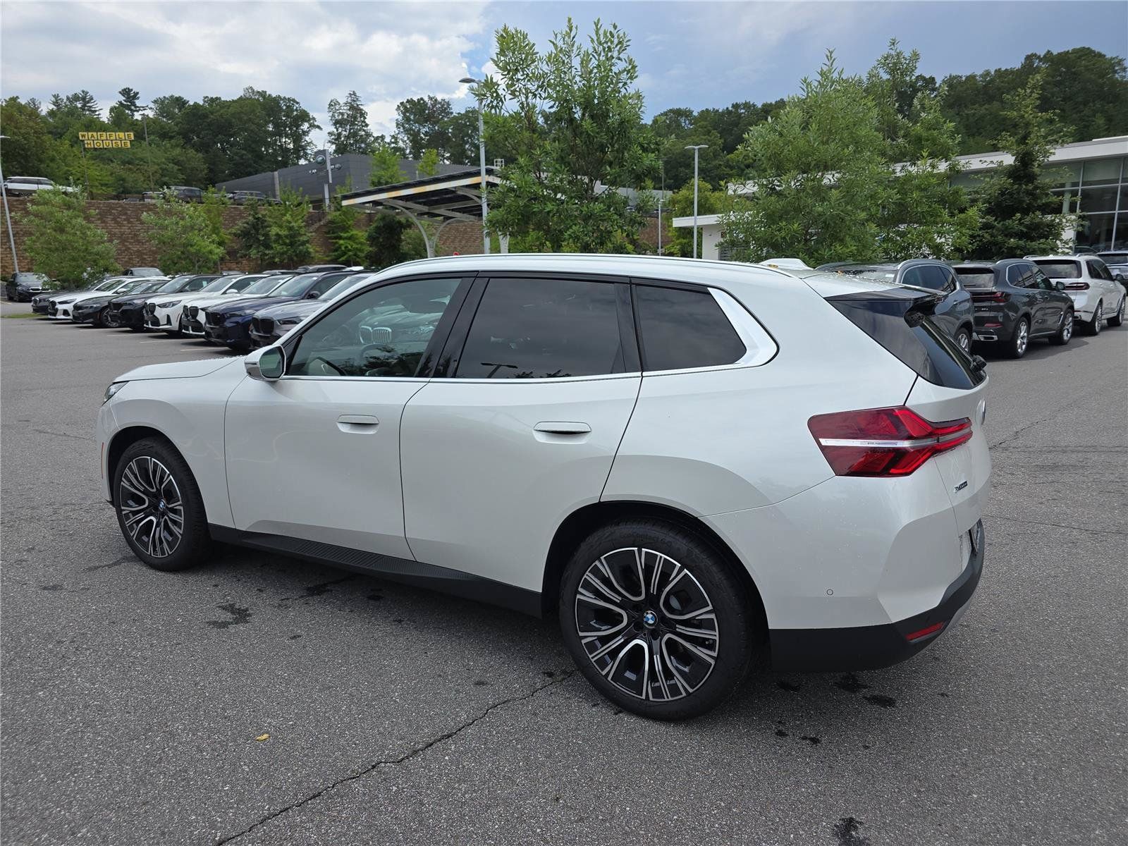 Used 2026 BMW X3 xDrive30i w/ Premium Package AWD/4WD image 5