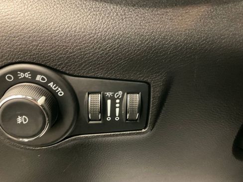 Used 2024 Jeep Compass Trailhawk image 16