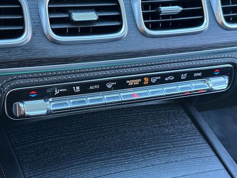 Used 2023 Mercedes-Benz GLS 450 4MATIC image 18