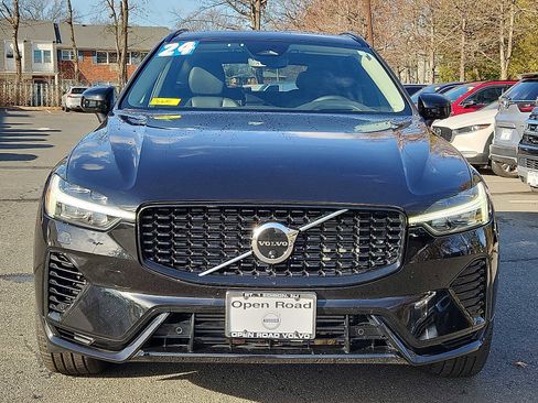 Certified 2024 Volvo XC60 T8 Ultimate w/ Protection Package Premier image 2