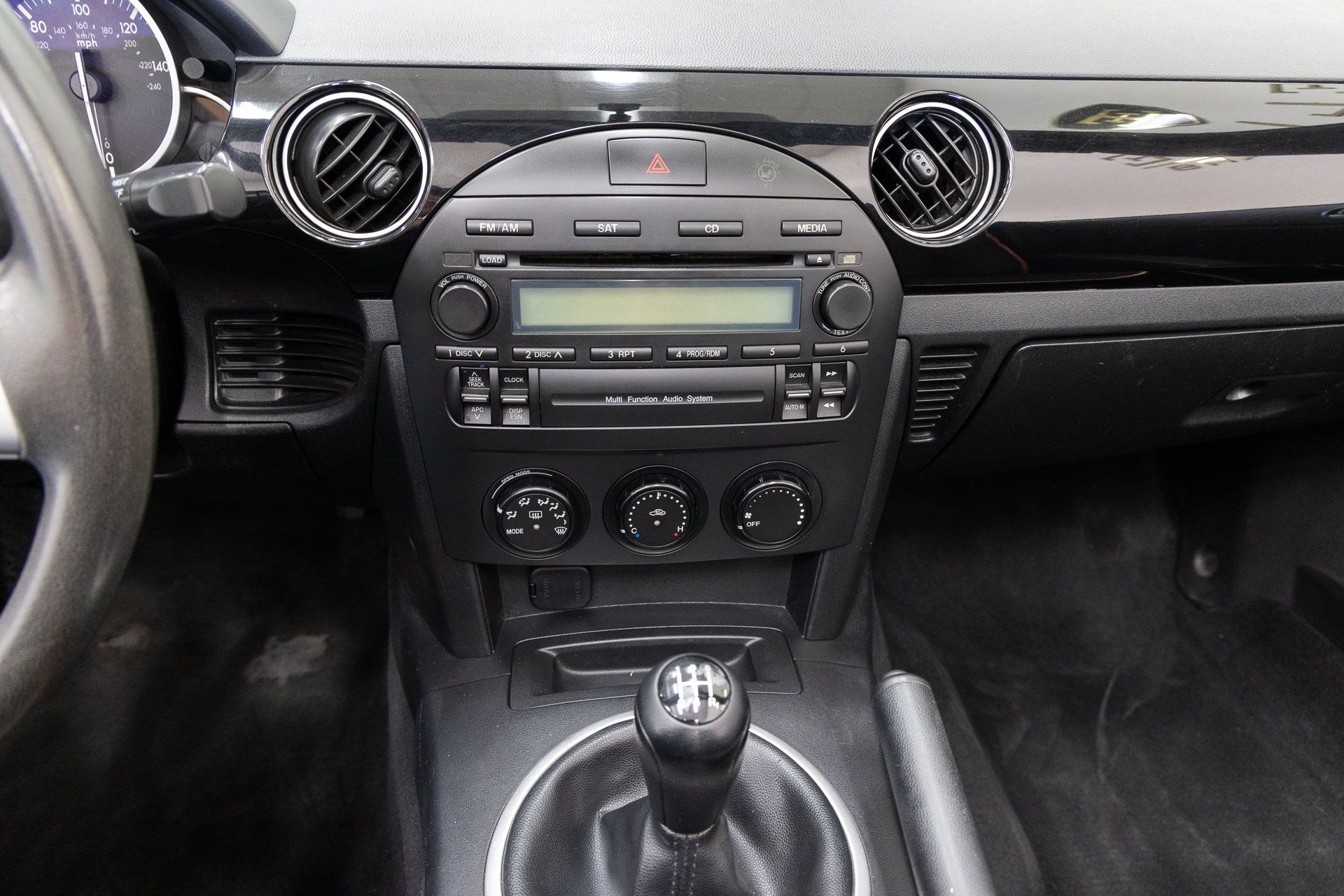Used 2007 MAZDA MX-5 Miata SV RWD image 16