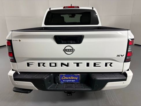 Used 2023 Nissan Frontier SV w/ Technology Package image 7