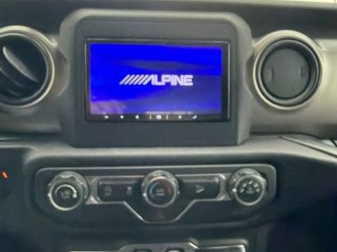 Used 2020 Jeep Wrangler Sport AWD/4WD image 8