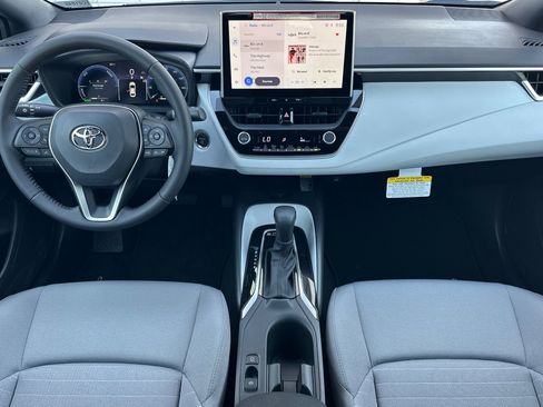 Certified 2026 Toyota Corolla SE w/ SE Premium Package FWD image 13