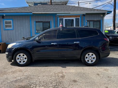 Used 2015 Chevrolet Traverse LS FWD image 9