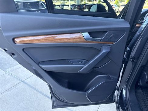 Used 2023 Audi Q5 2.0T Premium image 6