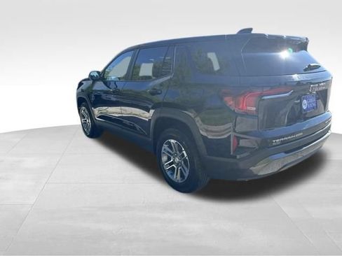 Used 2025 GMC Terrain Elevation AWD/4WD image 4