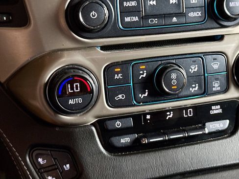 Used 2018 GMC Yukon Denali w/ Denali Ultimate Package AWD/4WD image 17