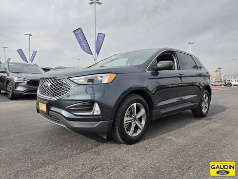 Certified 2023 Ford Edge SEL w/ Convenience Package AWD/4WD image 3