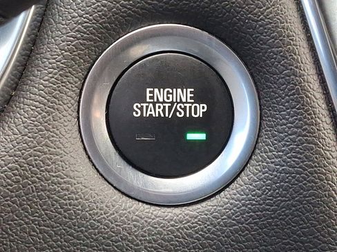 Used 2023 Chevrolet Traverse LT image 26