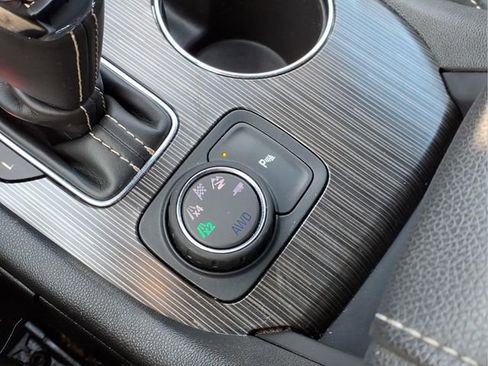 Used 2018 GMC Acadia SLT image 30