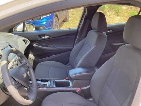 Used 2018 Chevrolet Cruze LT w/ Sun And Sound Package FWD image 6