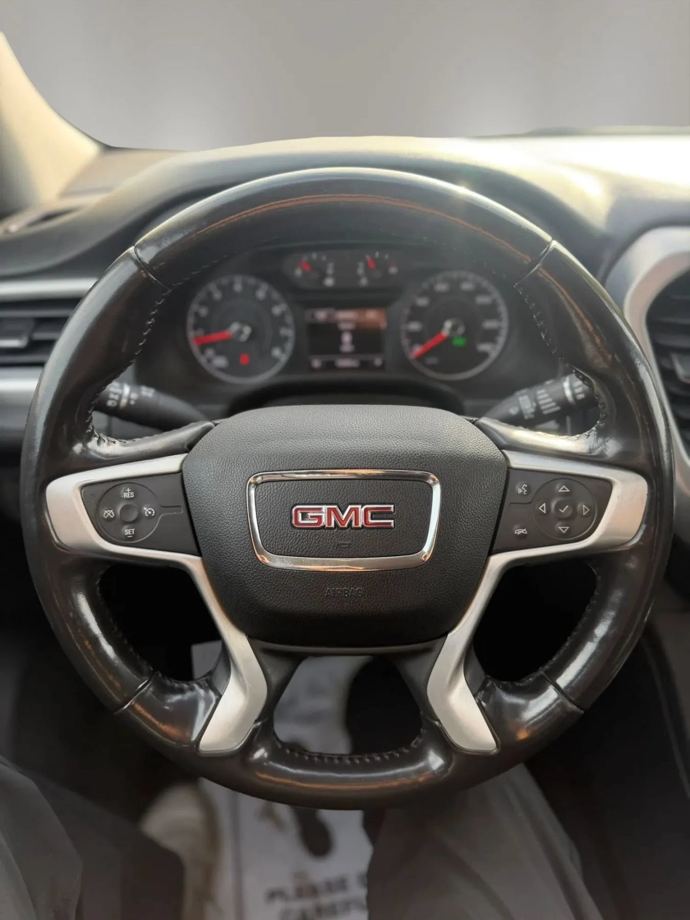 Used 2018 GMC Acadia SLE w/ Driver Alert Package I AWD/4WD image 13