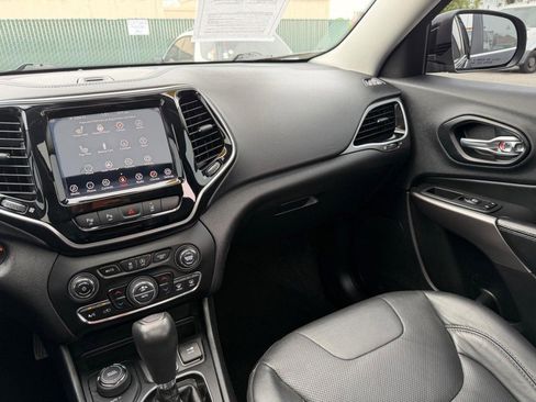 Used 2019 Jeep Cherokee Limited w/ Technology Group image 26