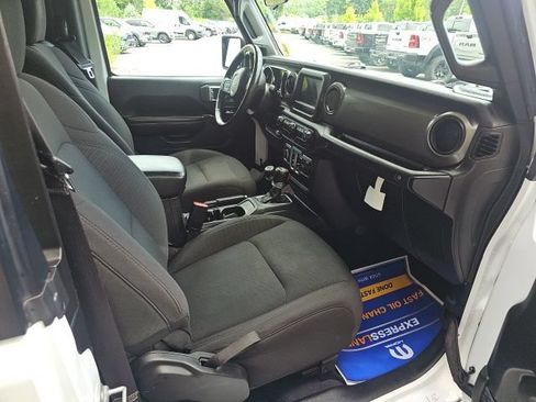 Used 2023 Jeep Wrangler Sport AWD/4WD image 15