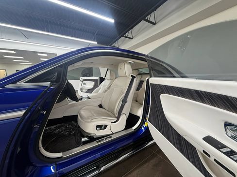 Used 2025 Rolls-Royce Spectre AWD/4WD image 40