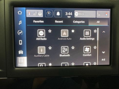 Used 2023 Chrysler Voyager LX image 35