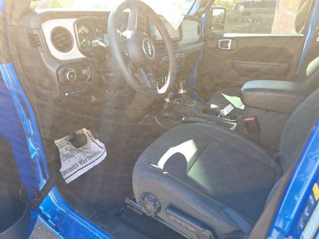 Used 2024 Jeep Wrangler Unlimited w/ Convenience Group AWD/4WD image 11