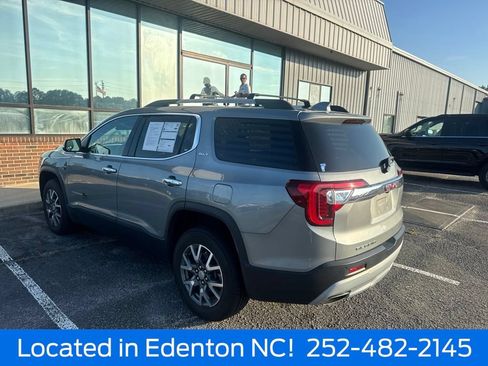 Used 2023 GMC Acadia SLT FWD image 3
