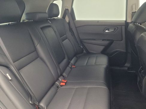 Used 2022 Nissan Rogue SV w/ SV Premium Package image 19