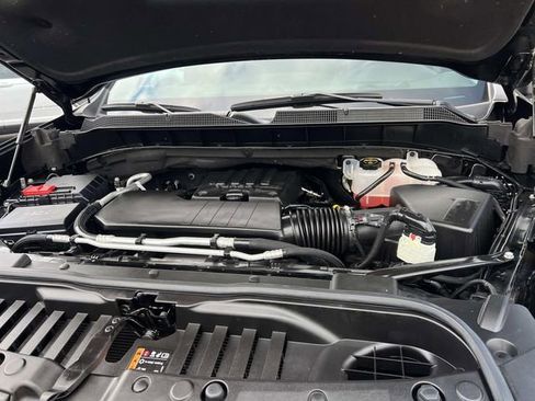 Used 2024 Chevrolet Silverado 1500 Custom w/ Dark Appearance Package image 9