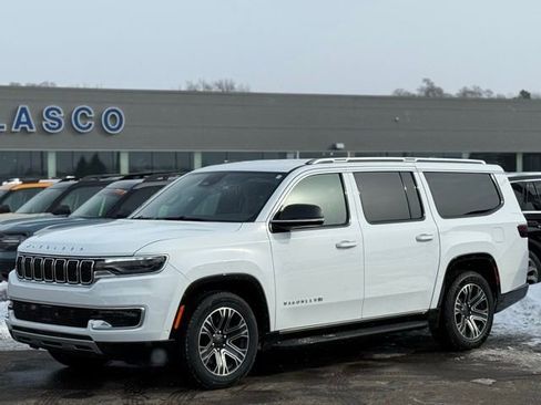 Used 2024 Jeep Wagoneer L Series II w/ Flexible Seating Group image 1