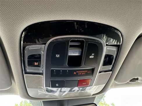 Used 2024 Hyundai Tucson Limited image 35