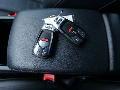 Used 2019 Audi A4 2.0T Premium image 31