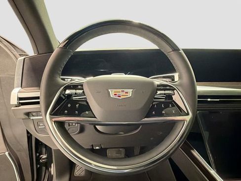 Used 2025 Cadillac Escalade ESV Premium Luxury image 11