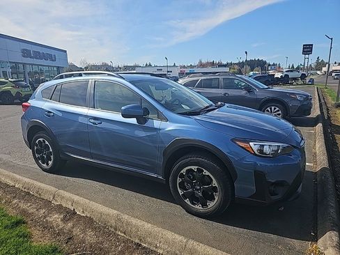 Used 2021 Subaru Crosstrek 2.0i Premium image 3