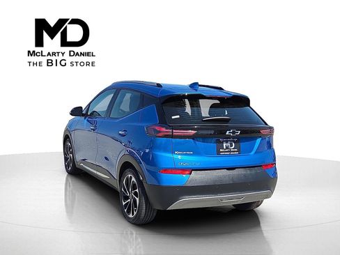 Used 2022 Chevrolet Bolt EUV Premier w/ Sun & Sound Package image 4