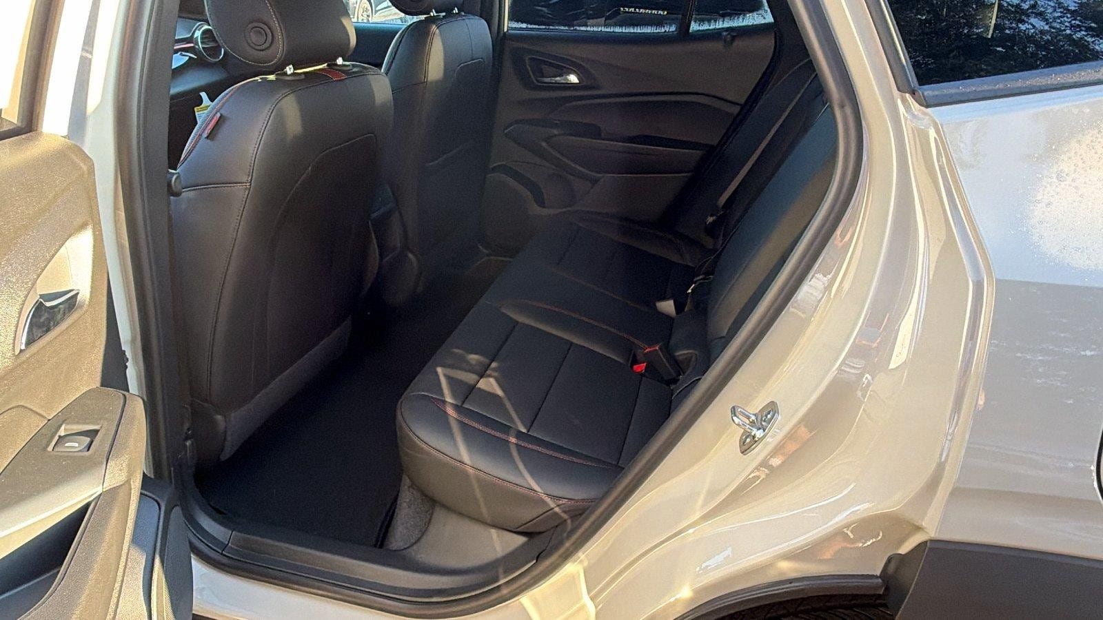 New 2026 Chevrolet Trax RS w/ Sunroof Package FWD image 20