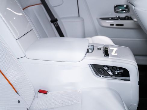 Used 2026 Rolls-Royce Phantom Sedan image 13