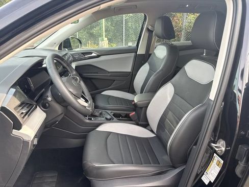 Used 2023 Volkswagen Taos SEL AWD/4WD image 15