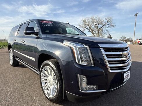 Used 2018 Cadillac Escalade ESV Platinum AWD/4WD image 11
