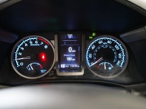 Used 2017 Toyota Tacoma SR5 AWD/4WD image 24