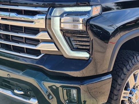 New 2026 Chevrolet Silverado 2500 High Country w/ High Country Premium Package AWD/4WD image 10