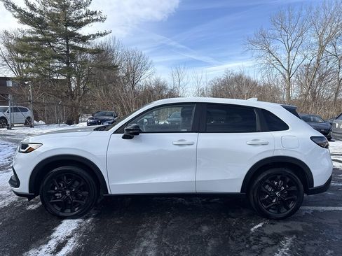 Used 2023 Honda HR-V Sport image 3