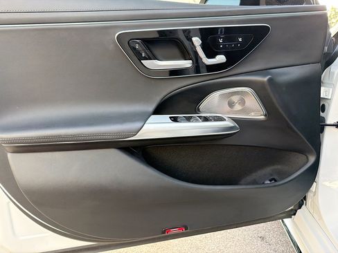 Used 2024 Mercedes-Benz E 350 4MATIC Sedan image 22