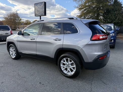 Used 2018 Jeep Cherokee Latitude image 7