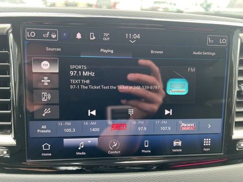 Used 2024 Chrysler Pacifica Touring-L image 26