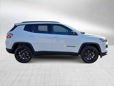 New 2026 Jeep Compass Latitude image 9