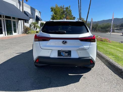 Used 2021 Lexus UX 200 w/ Accessory Package (Z2) image 6