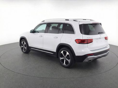 Used 2025 Mercedes-Benz GLB 250 4MATIC image 6