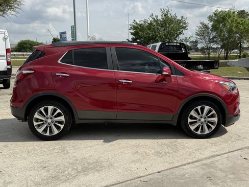 Used 2019 Buick Encore Preferred image 3