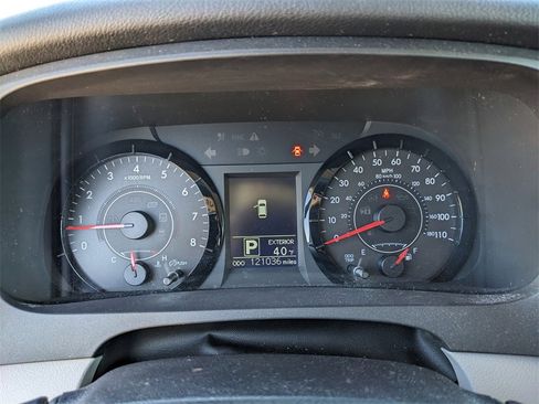 Used 2016 Toyota Sienna L image 33