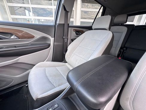 Used 2018 GMC Terrain SLE w/ Driver Convenience Package FWD image 18