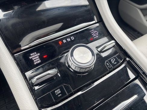 Used 2022 Jeep Grand Cherokee Summit w/ Luxury Tech Group V image 17